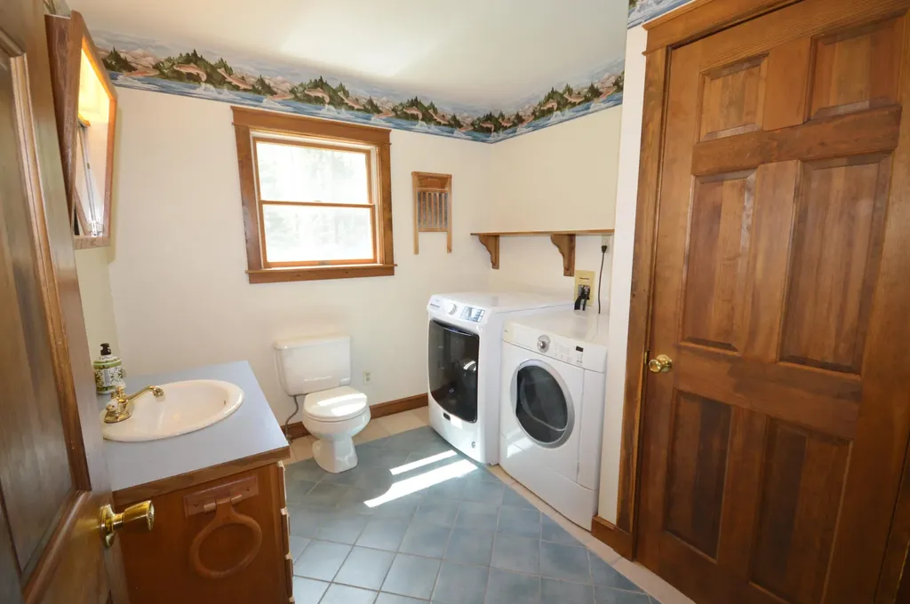 1191 Kennebec Road Hampden ME 04444