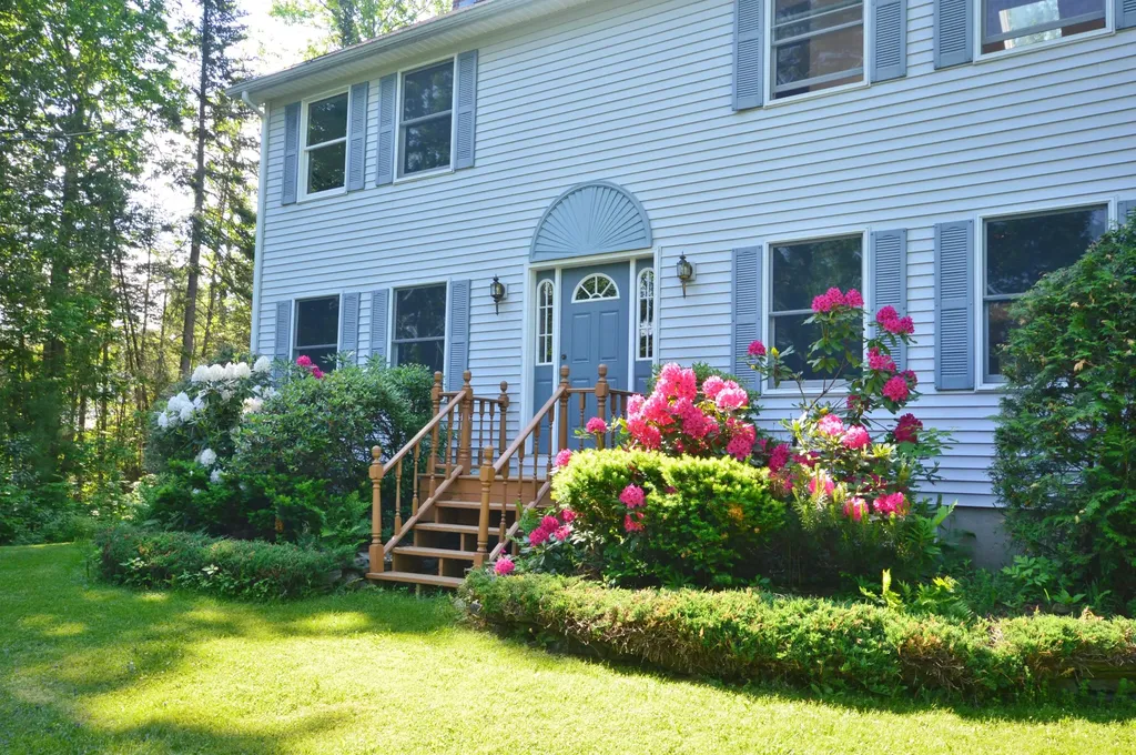 1191 Kennebec Road Hampden ME 04444