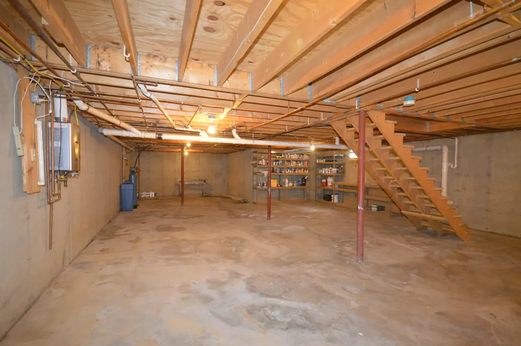 1191 Kennebec Road Hampden ME 04444