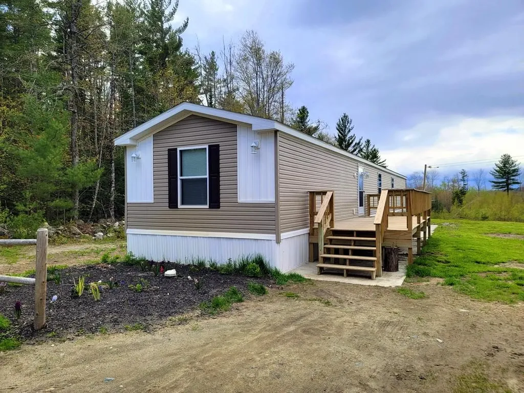 195 West Road Chesterville ME 04938