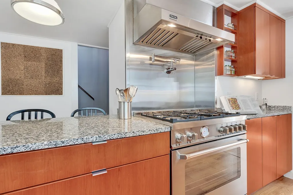 72 Federal Street Brunswick ME 04011