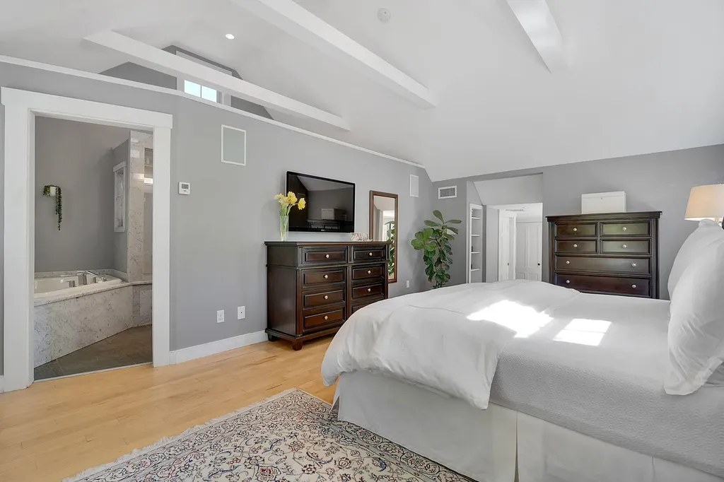 72 Federal Street Brunswick ME 04011