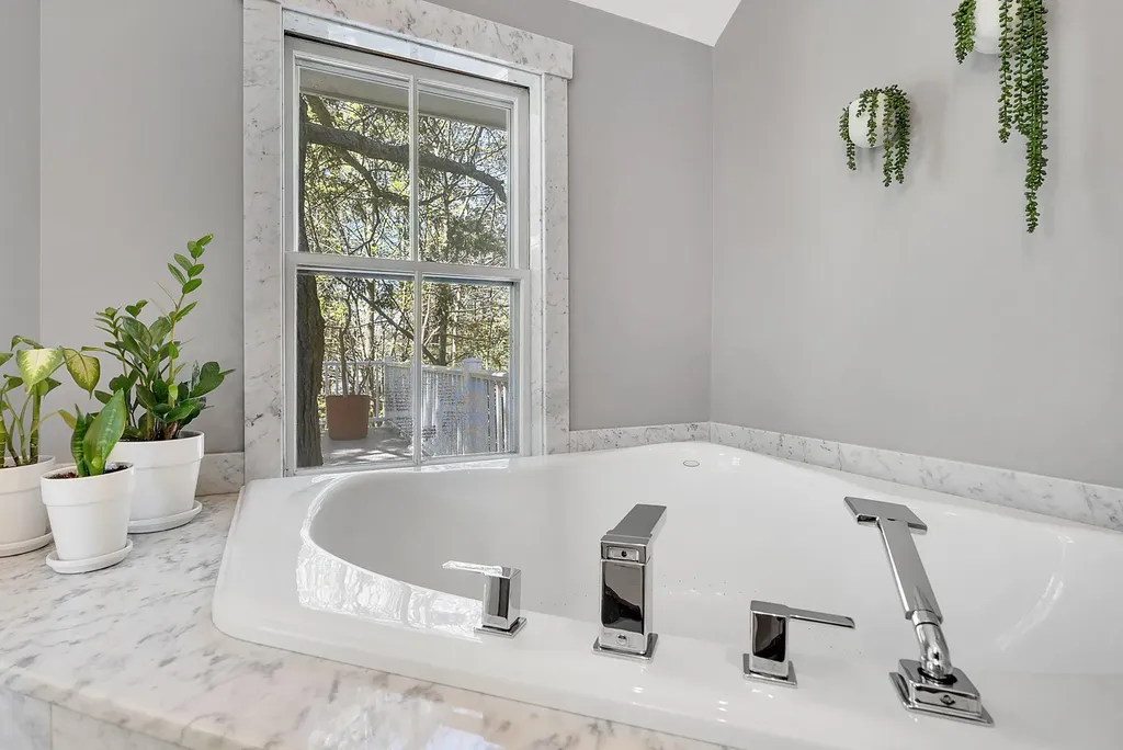 72 Federal Street Brunswick ME 04011