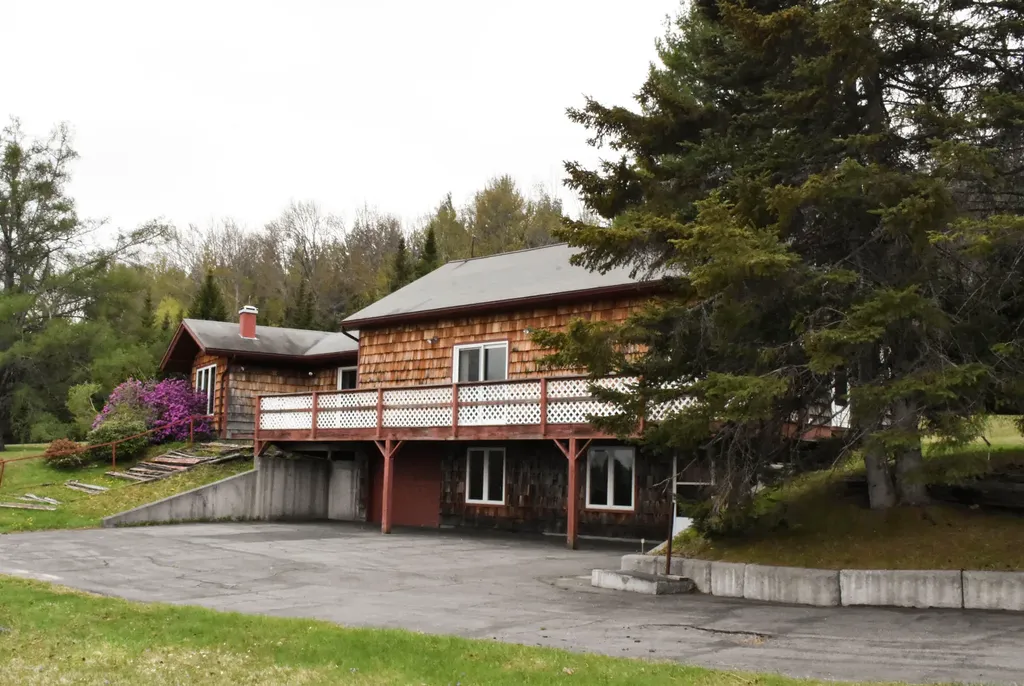 621 Willimantic Road Monson ME 04464
