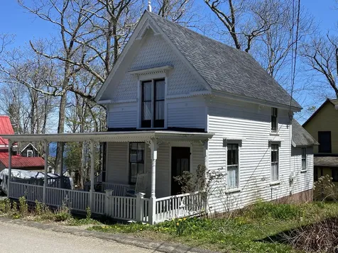 6 Maple Street Northport ME 04849