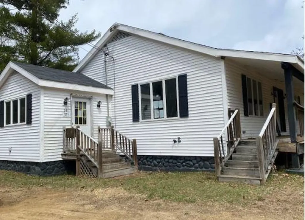 26 Comanche Lane Lebanon ME 04027