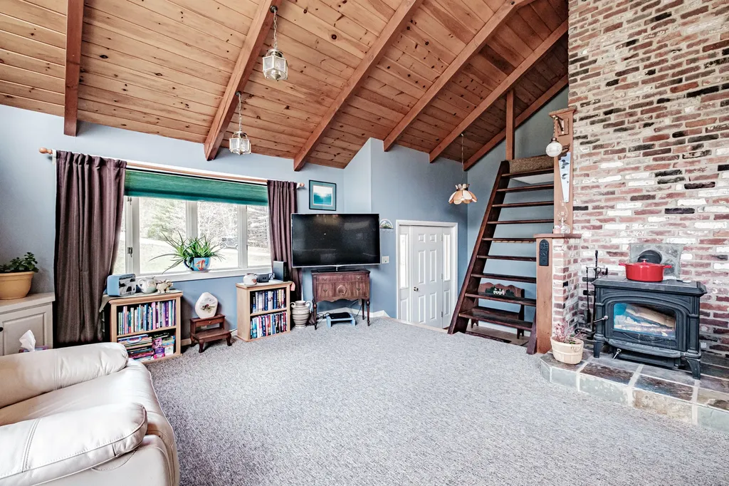20 Bell Lane Greenwood ME 04255