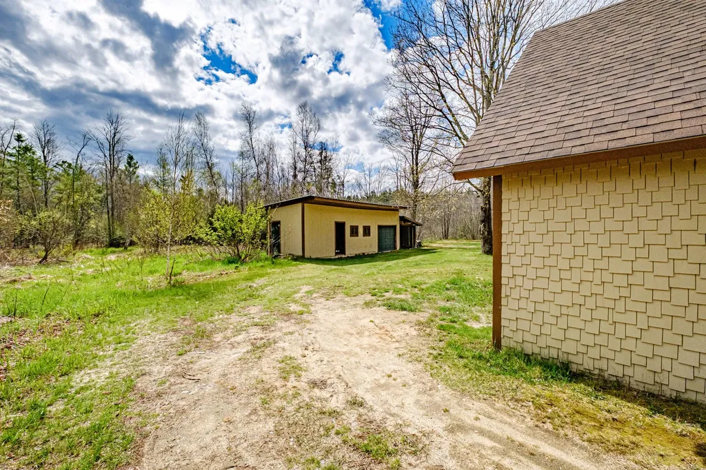 20 Bell Lane Greenwood ME 04255