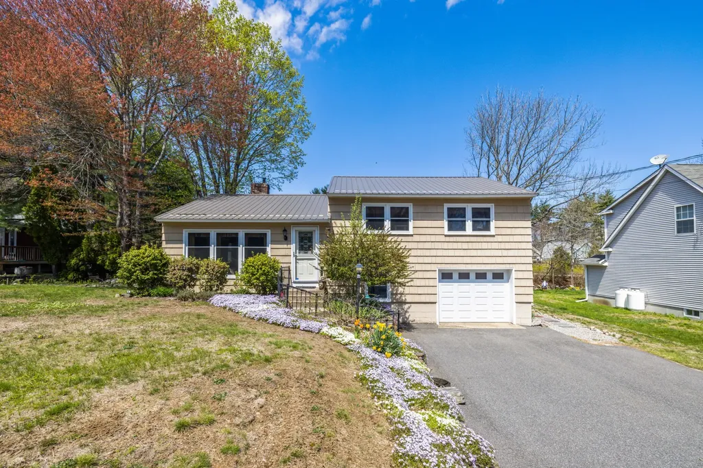 31 Edgewood Road Wells ME 04090