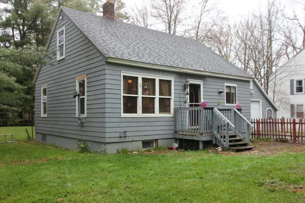 772 Washington Street N Auburn ME 04210