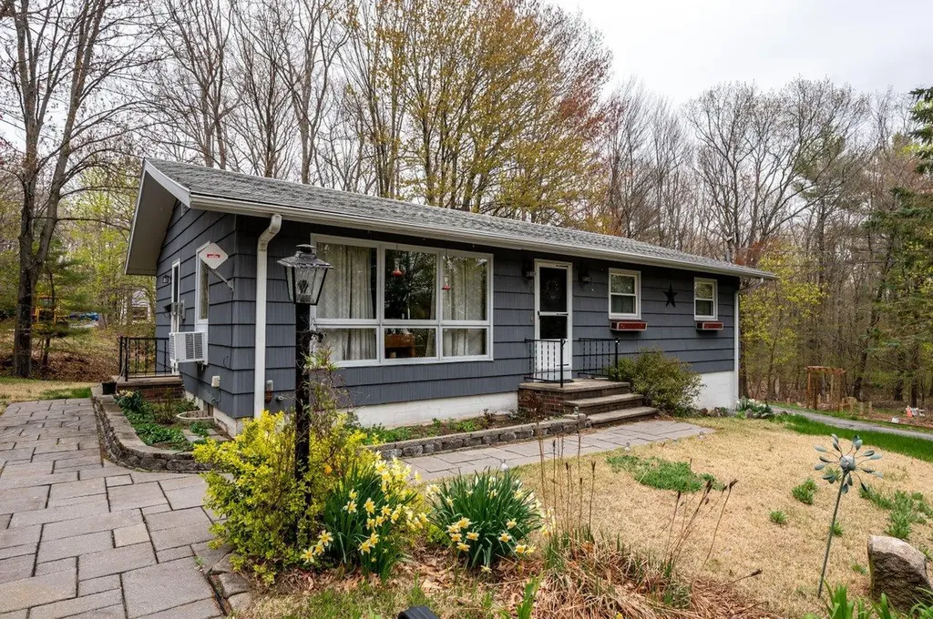 8 Benoit Street Sanford ME 04073