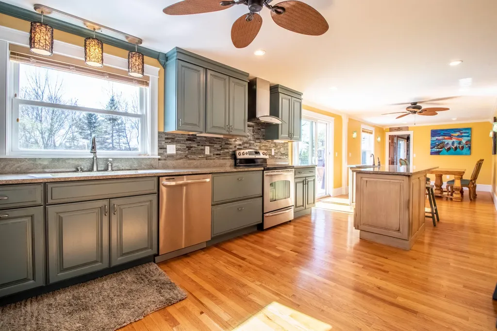 27 Winn Road Falmouth ME 04105