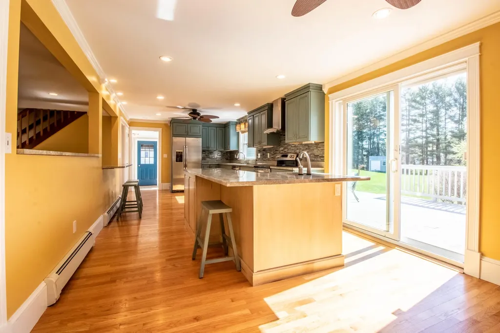 27 Winn Road Falmouth ME 04105