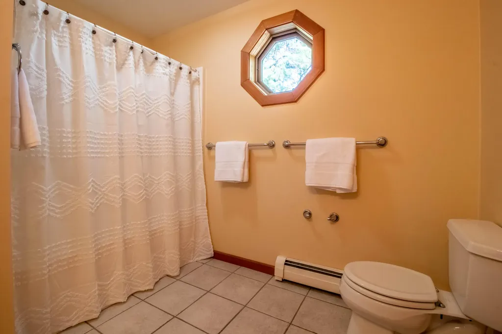 27 Winn Road Falmouth ME 04105