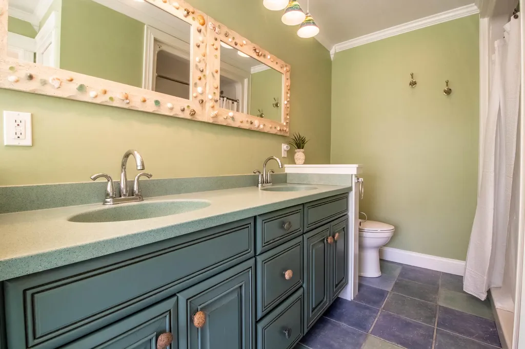 27 Winn Road Falmouth ME 04105