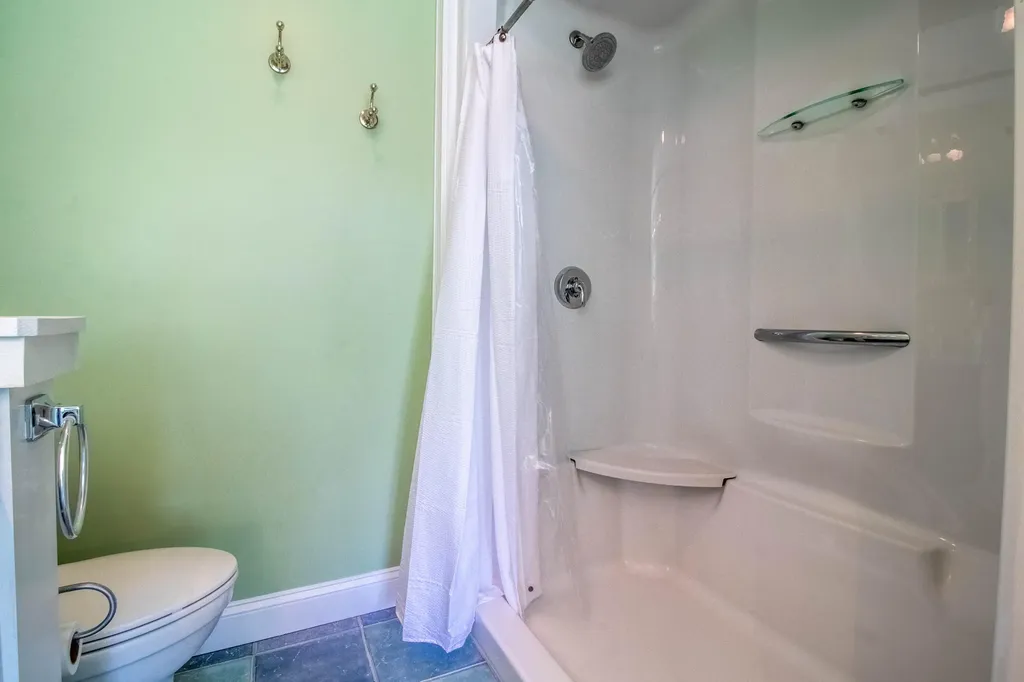 27 Winn Road Falmouth ME 04105