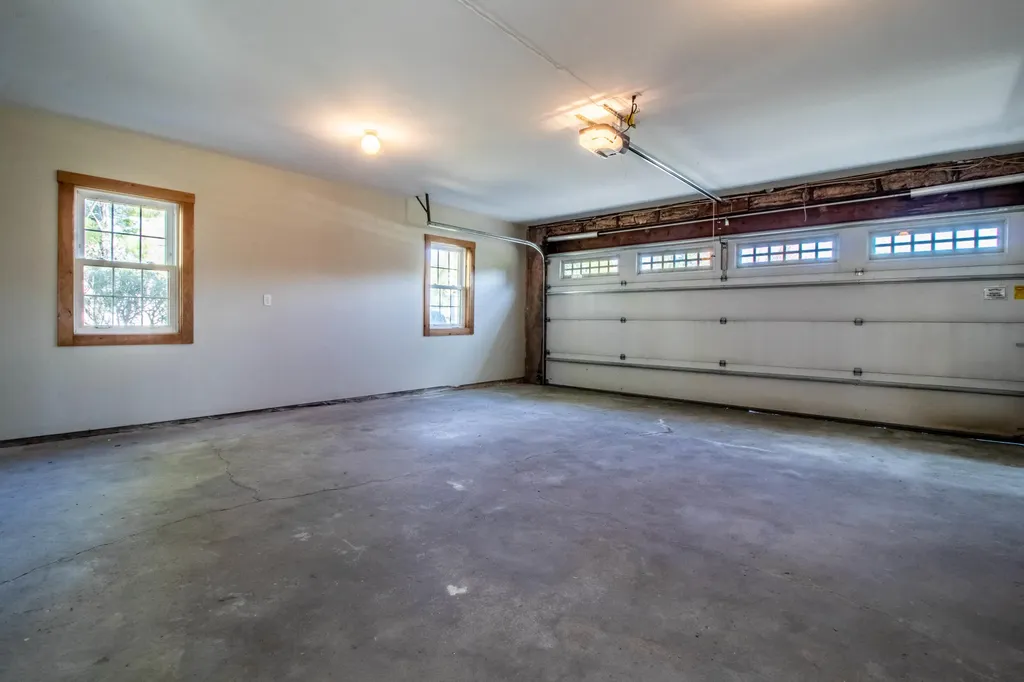 27 Winn Road Falmouth ME 04105