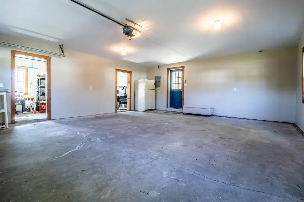 27 Winn Road Falmouth ME 04105