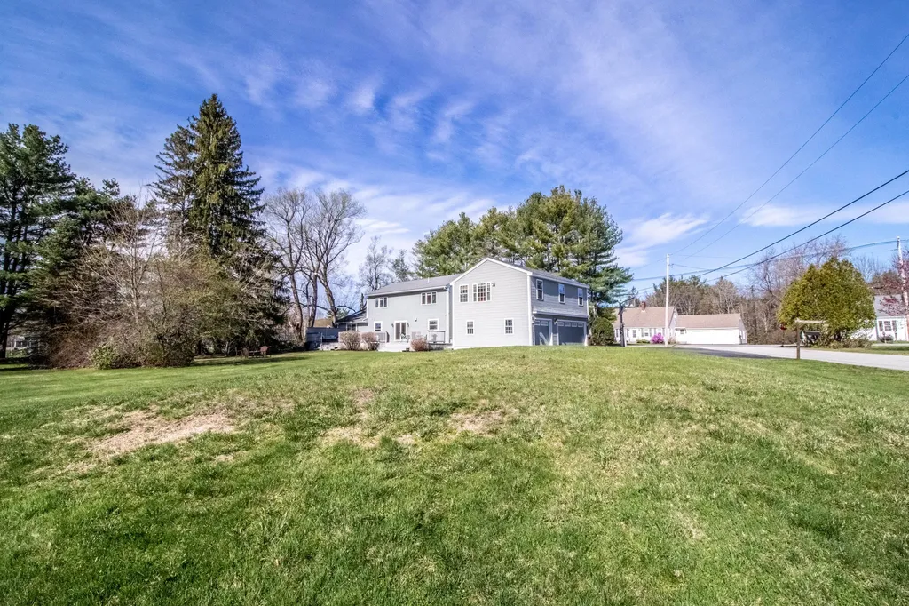 27 Winn Road Falmouth ME 04105