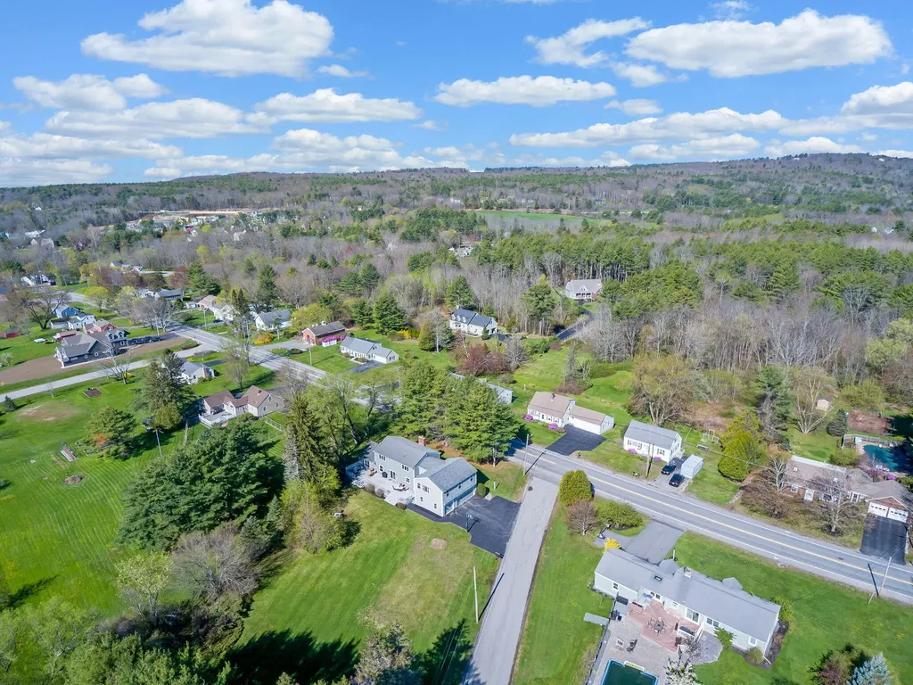27 Winn Road Falmouth ME 04105