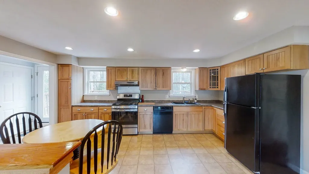 54 Seavey Drive Buxton ME 04093