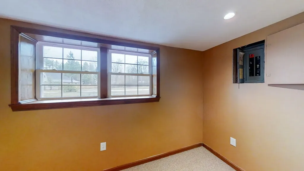 54 Seavey Drive Buxton ME 04093
