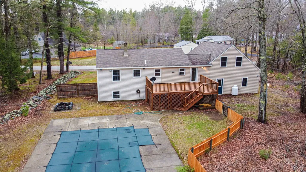54 Seavey Drive Buxton ME 04093