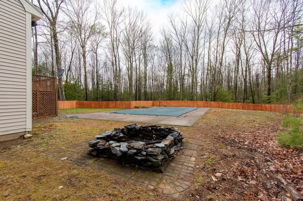 54 Seavey Drive Buxton ME 04093