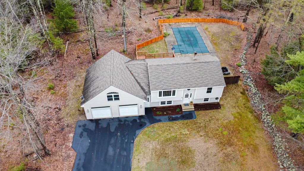 54 Seavey Drive Buxton ME 04093