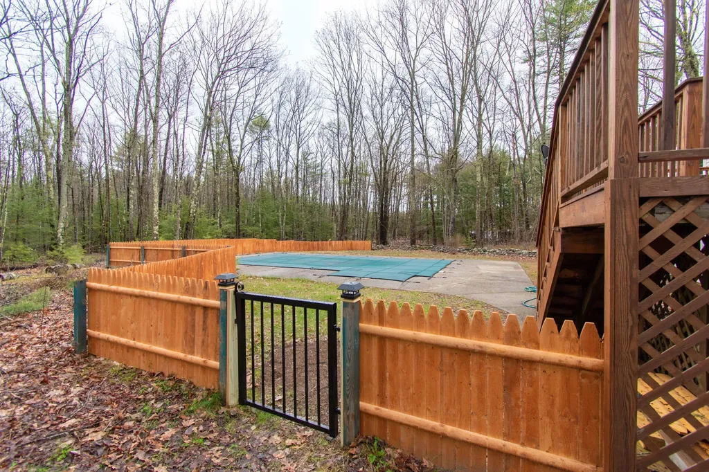 54 Seavey Drive Buxton ME 04093