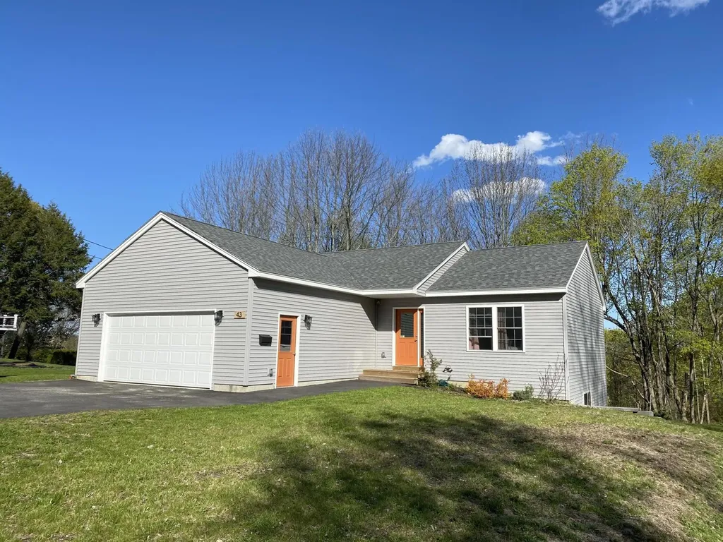 43 Dana Avenue Auburn ME 04210