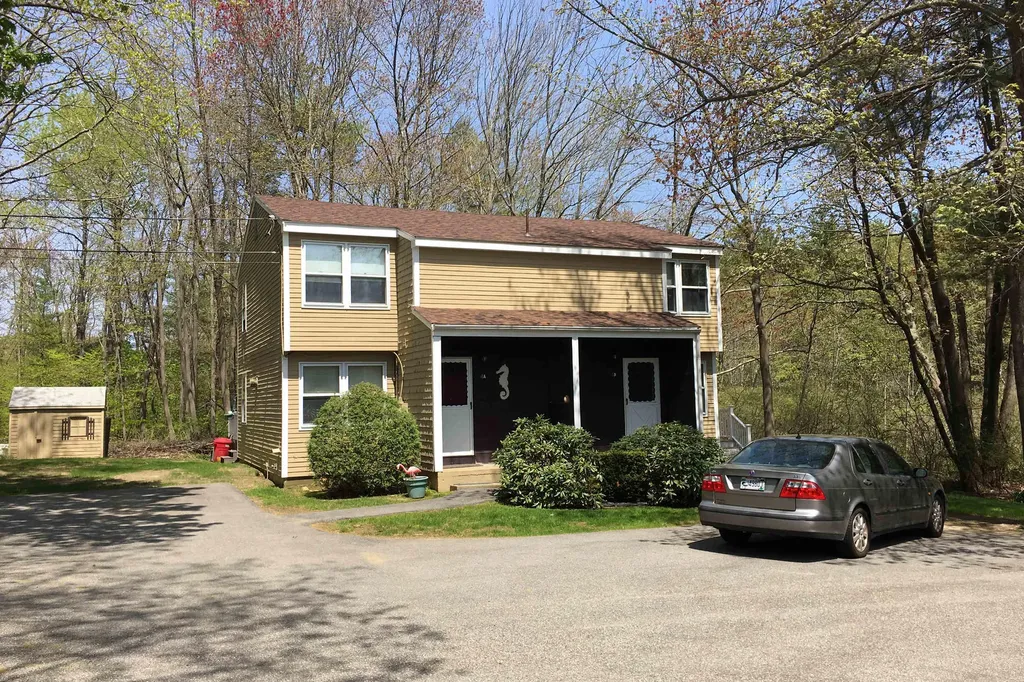 2 Oak Hollow York ME 03909