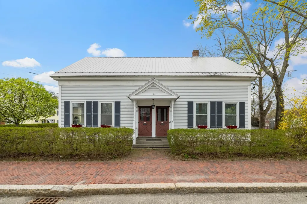 113-115 Beach Street Saco ME 04072