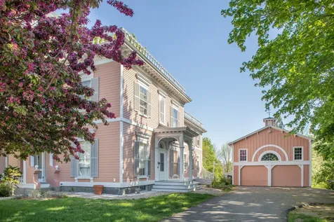 32 Summer Street Kennebunk ME 04043