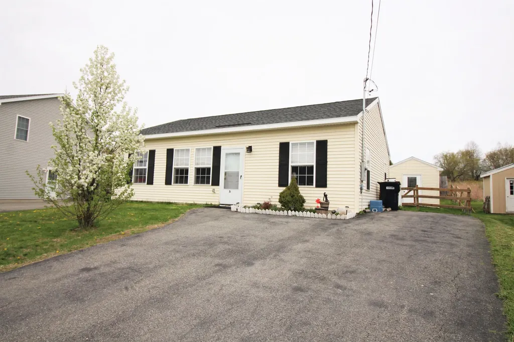 31 Whisper Drive Bangor ME 04401