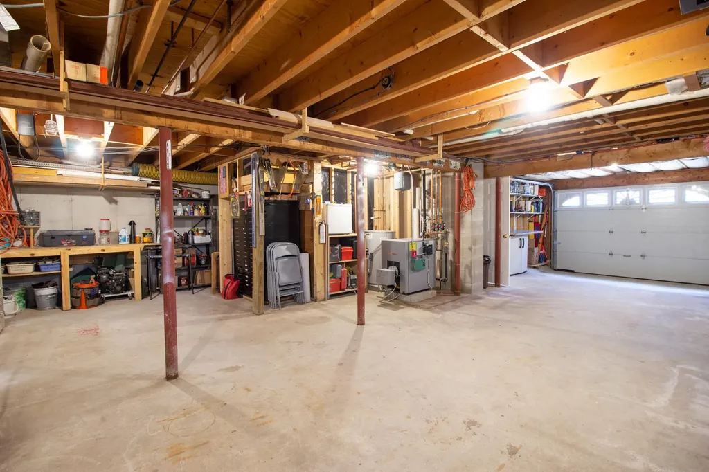 12 Fieldcrest Drive Raymond ME 04071