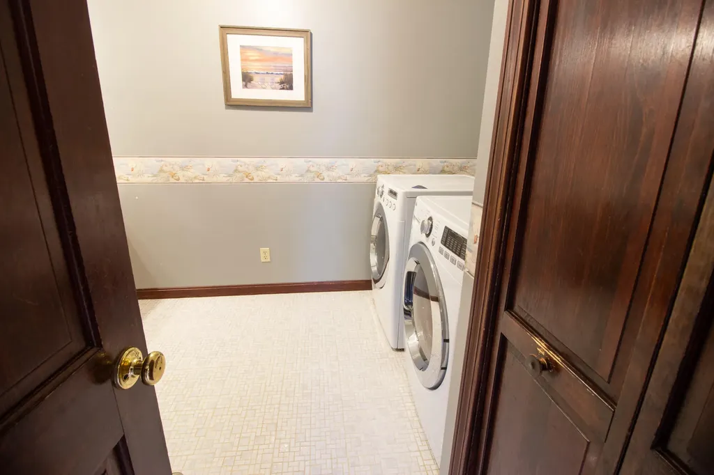 12 Fieldcrest Drive Raymond ME 04071