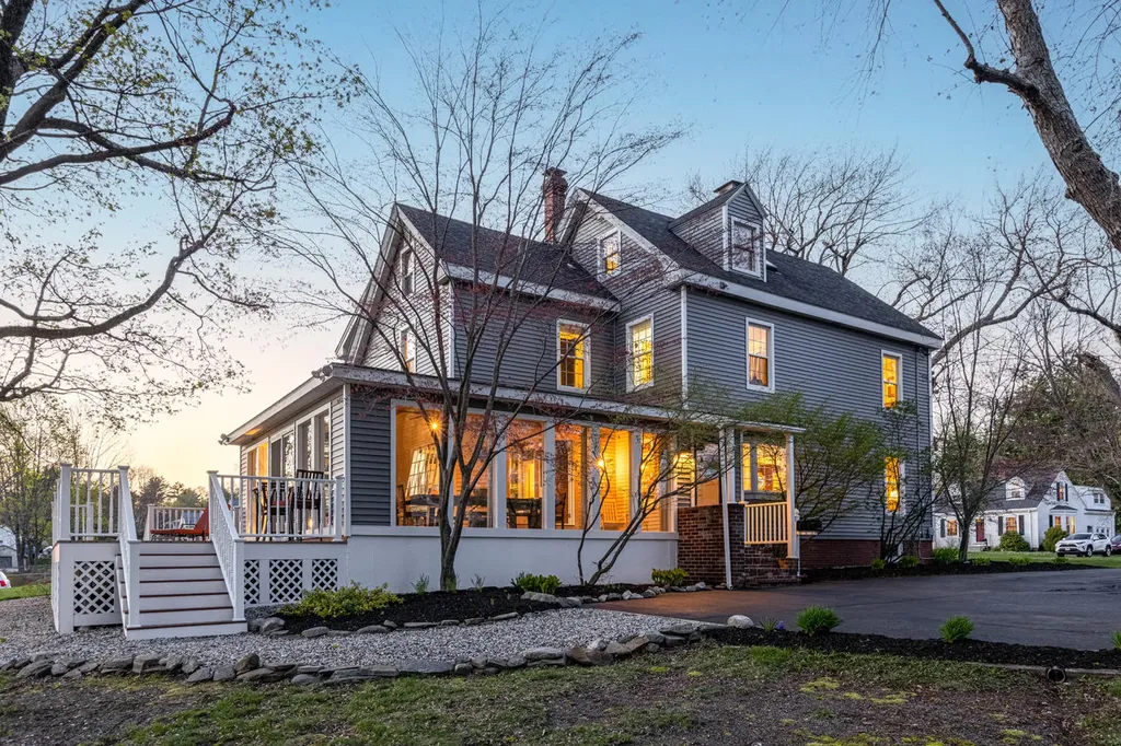 52 Summit Street Portland ME 04103