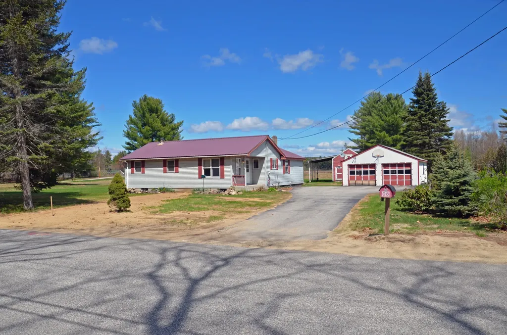 61 Skeetfield Road Oxford ME 04270