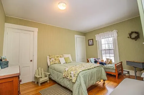 104 Hill Street Farmington ME 04938