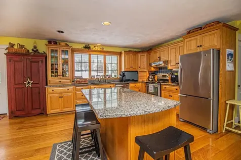 104 Hill Street Farmington ME 04938