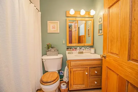 104 Hill Street Farmington ME 04938