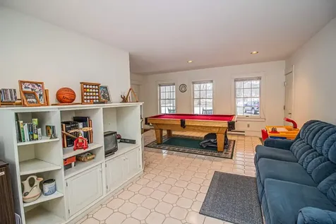 104 Hill Street Farmington ME 04938