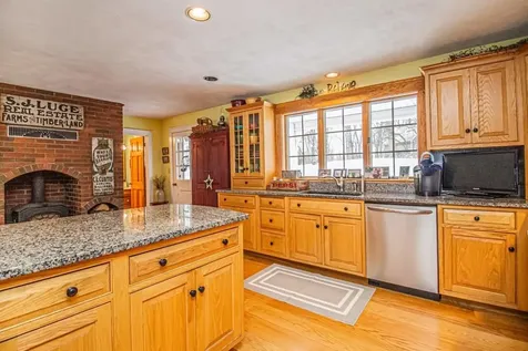 104 Hill Street Farmington ME 04938