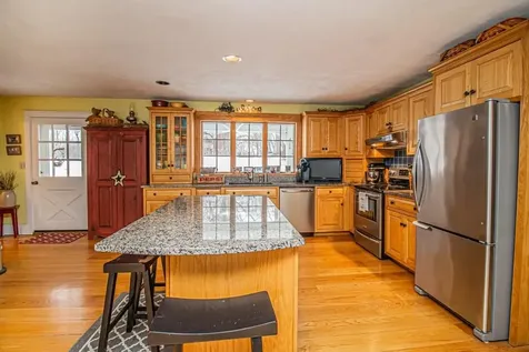 104 Hill Street Farmington ME 04938