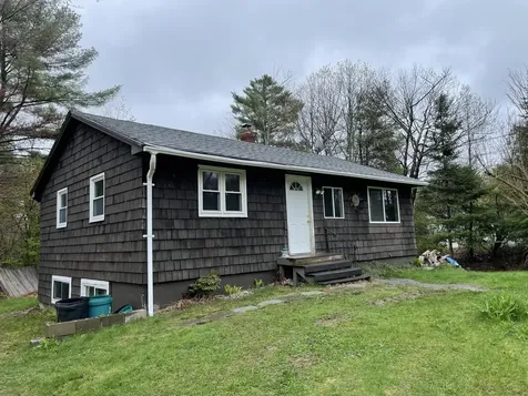 27 Cedarwood Road Auburn ME 04210
