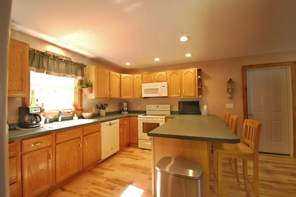 73 Swans Road Raymond ME 04071