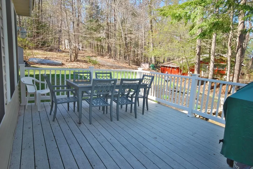 73 Swans Road Raymond ME 04071