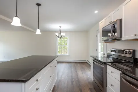 31 Deerfield Drive Brunswick ME 04011