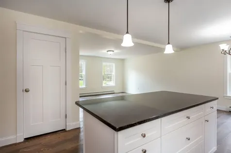 31 Deerfield Drive Brunswick ME 04011